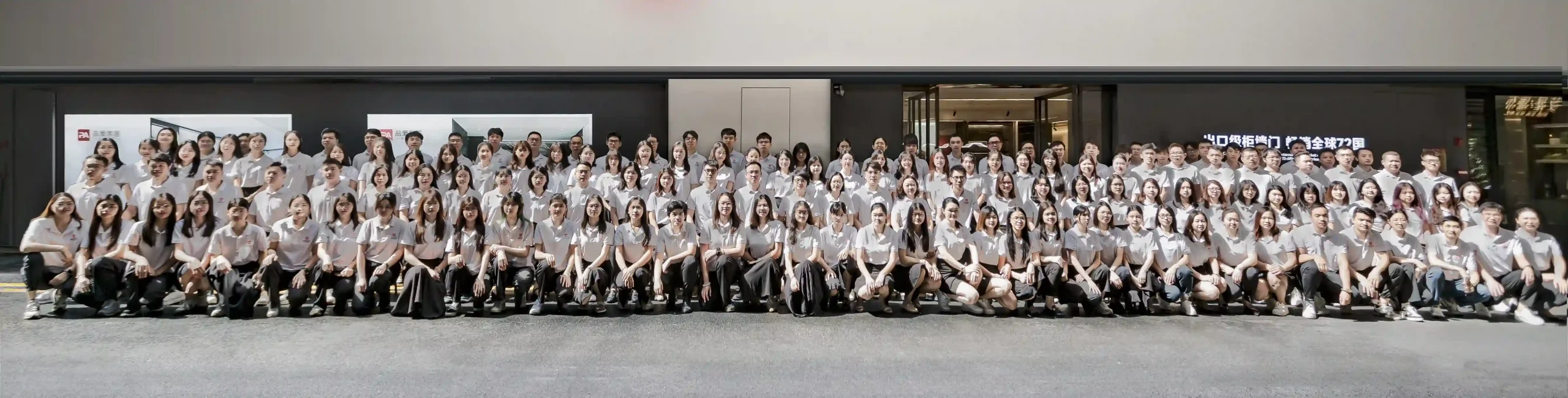 Home 31 Modern Home Experts Team Photo scaled 1